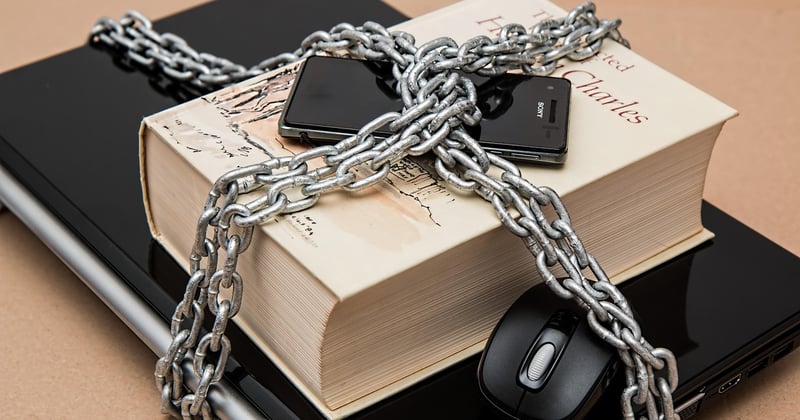 Blog d'actualités et d'informations : transformer la veille en positionnement