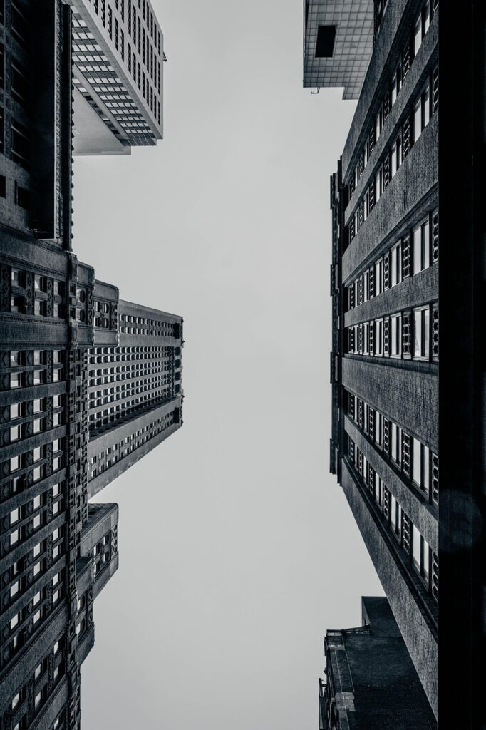 découvrez tout ce qu'il faut savoir sur la structure d'entreprise : définitions, types, avantages et conseils pour choisir la meilleure organisation pour votre société.